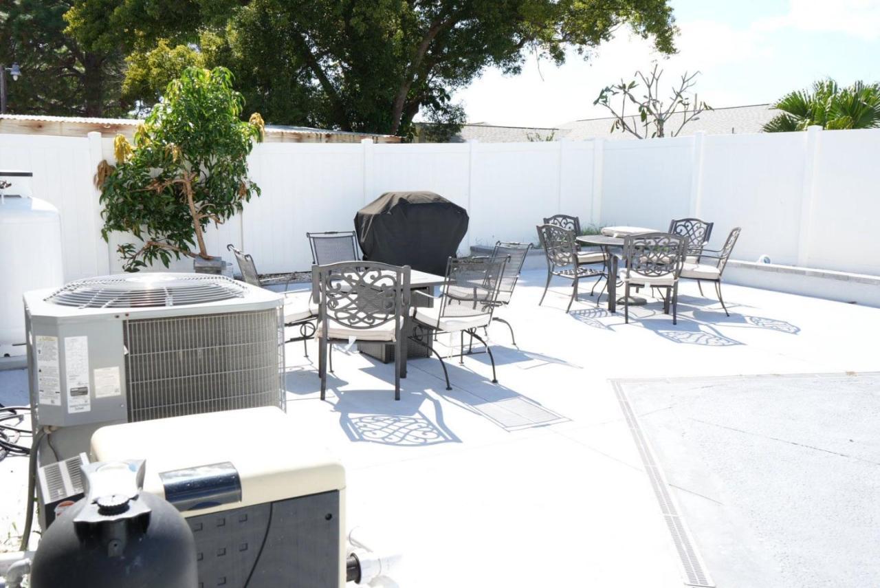 Hosting 1 Villa Tampa Bagian luar foto