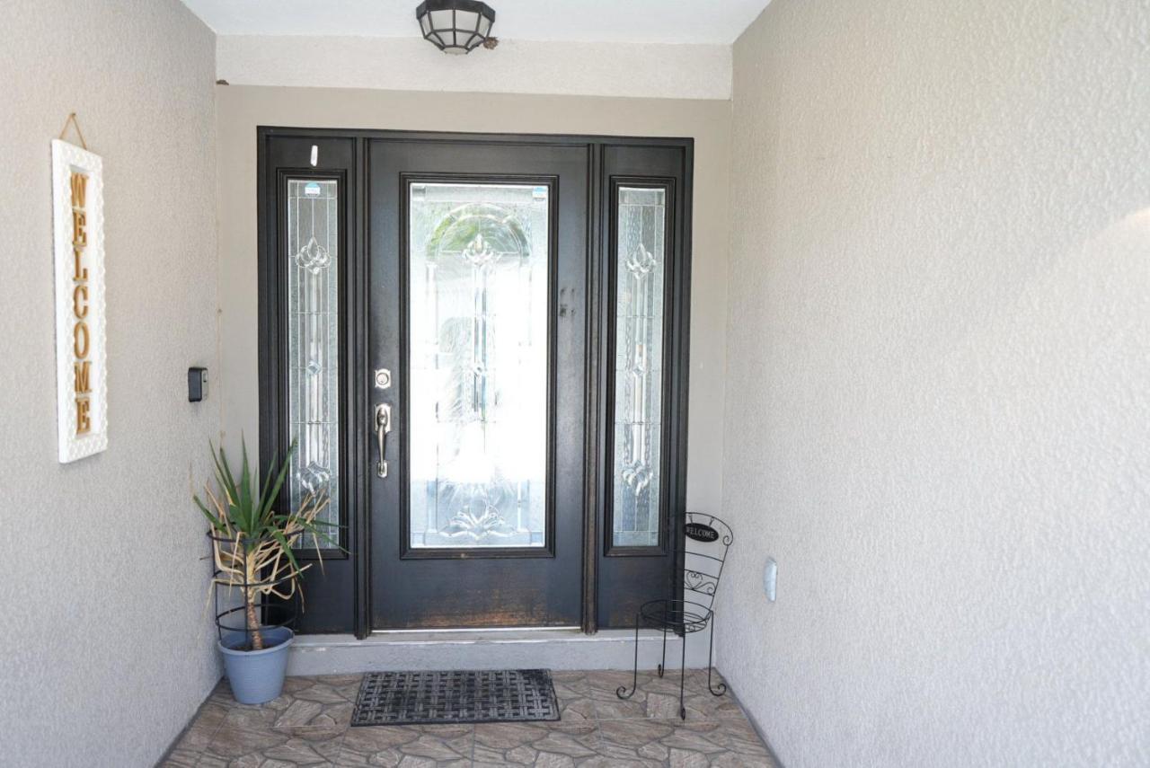 Hosting 1 Villa Tampa Bagian luar foto