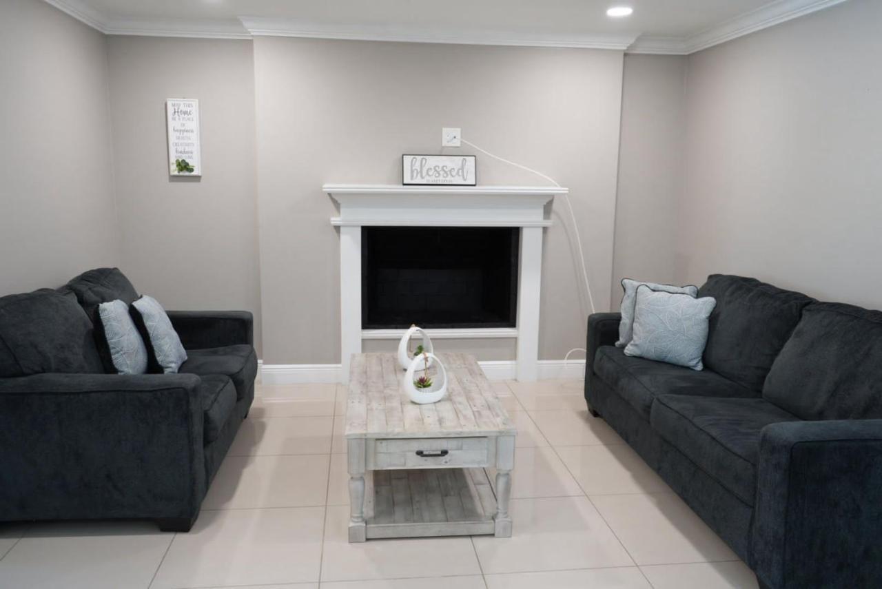 Hosting 1 Villa Tampa Bagian luar foto