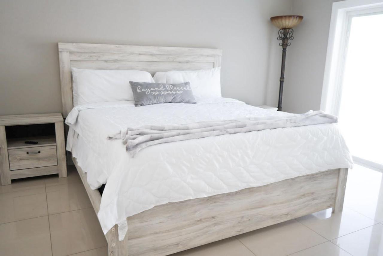 Hosting 1 Villa Tampa Bagian luar foto